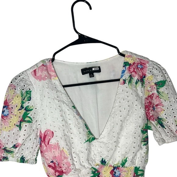 Slate and Willow Women’s size small Floral Eyelet Puff Sleeve Top tie back - Picture 4 of 9